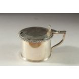 A GEORGE IV SILVER DRUM MUSTARD POT. London 1824.