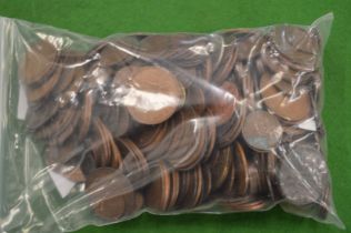 Large quantity of farthings and half penny pieces.