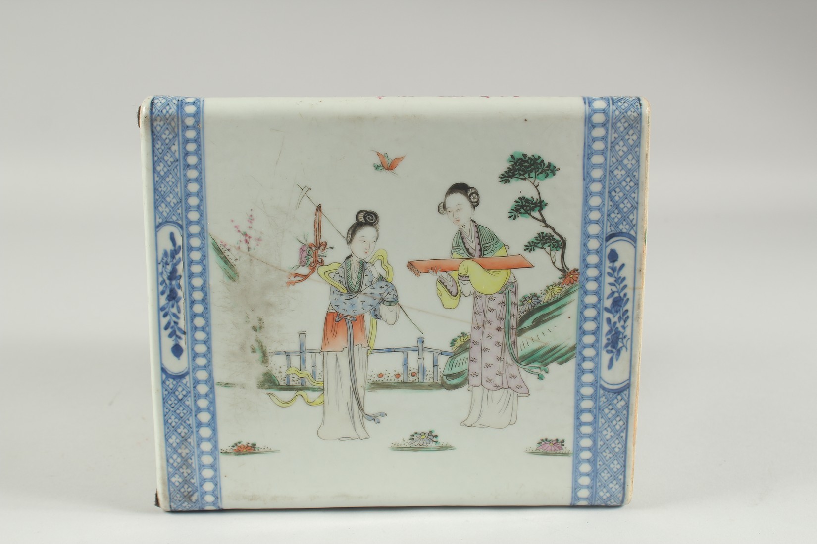 A CHINESE FAMILLE ROSE PORCELAIN PILLOW, and later wooden stand, painted with scenes of female - Image 4 of 7