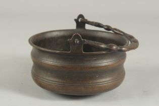 A 16TH CENTURY VENITIAN POSSIBLY VENETO-SARACENIC BRONZE BUCKET, 15cm diameter.