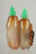 A CHINESE AGATE DOUBLE SNUFF BOTTLE WITH TWO STOPPERS, 6.5cm.