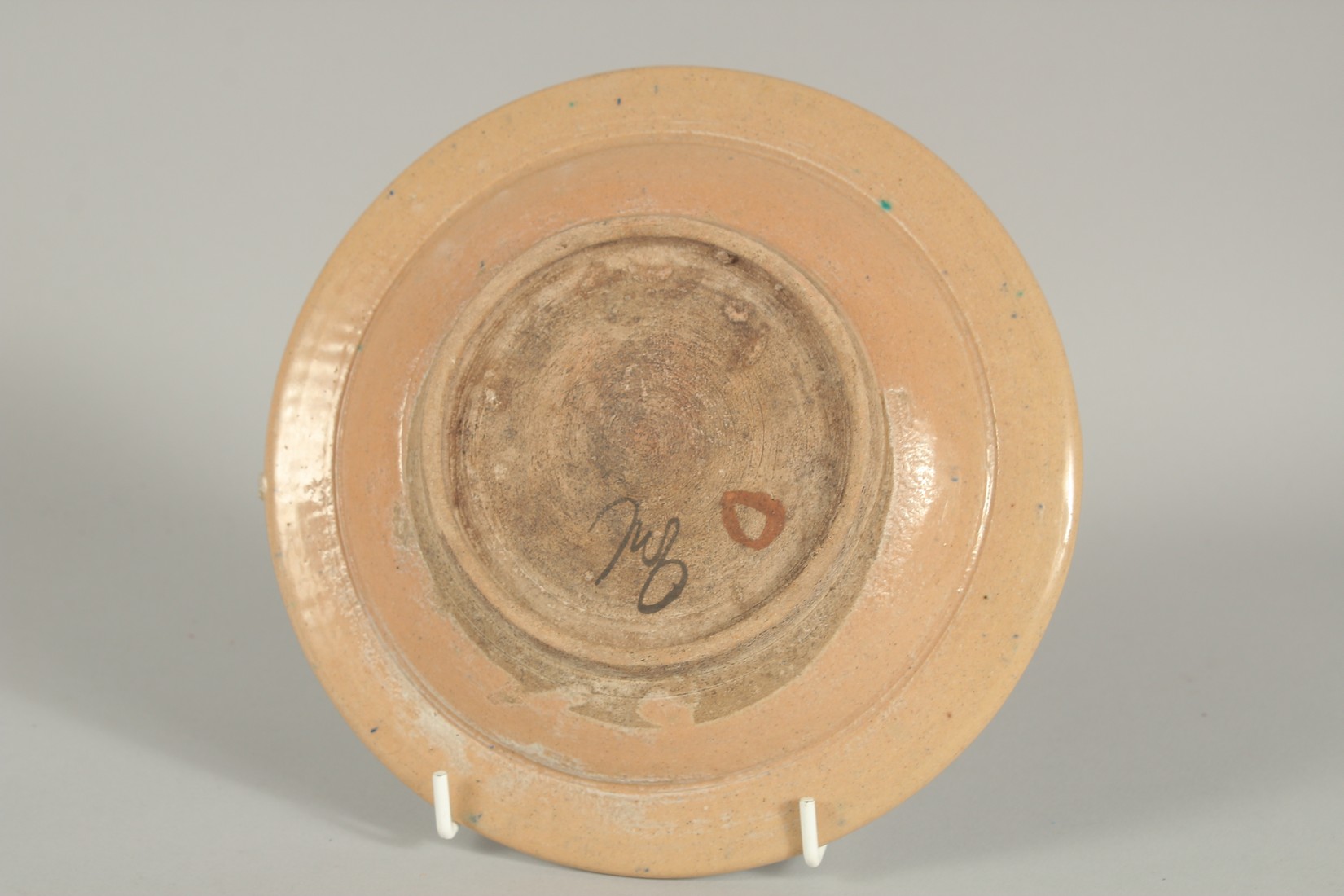 A SMALL IZNIK STYLE GLAZED POTTERY DISH. - Image 2 of 2