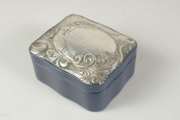 A SILVER TOP LEATHER JEWELLERY BOX.