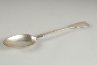 A VICTORIAN SILVER FIDDLE PATTERN GRAVY SPOON. London 1858. Maker: LIAS.