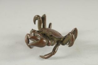 A JAPANESE BRONZE CRAB. 2.25ins.