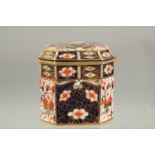 A ROYAL CROWN DERBY PATTERN BOX AND COVER. Pattern 2451.