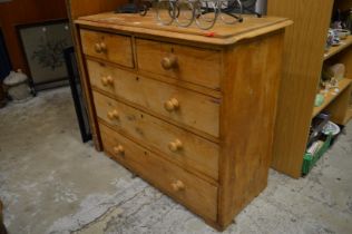 Pine chest of drawers.
