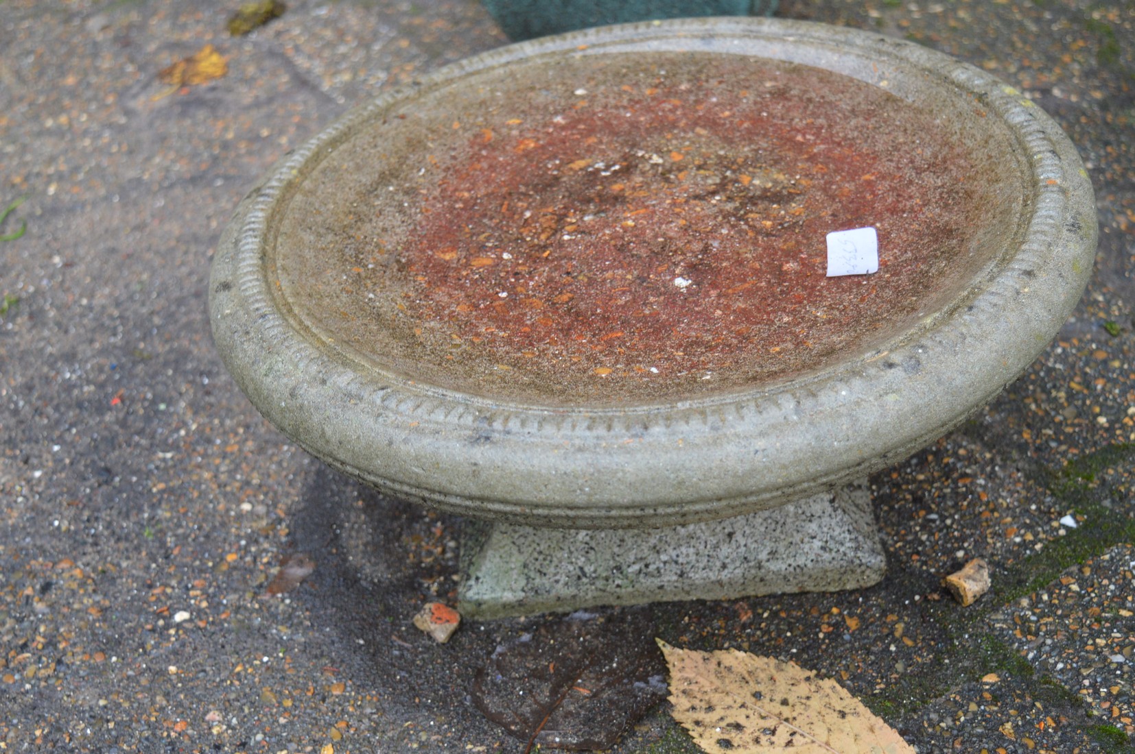 A reconstituted stoneware basket weave style planter and shallow bird bath. - Image 2 of 2