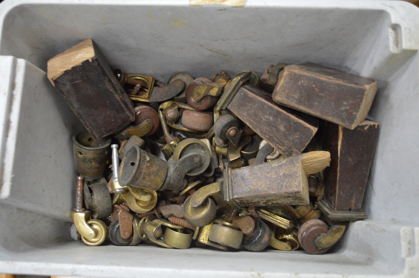 Quantity of furniture brass ware to include locks, handles, castors etc. - Image 3 of 4