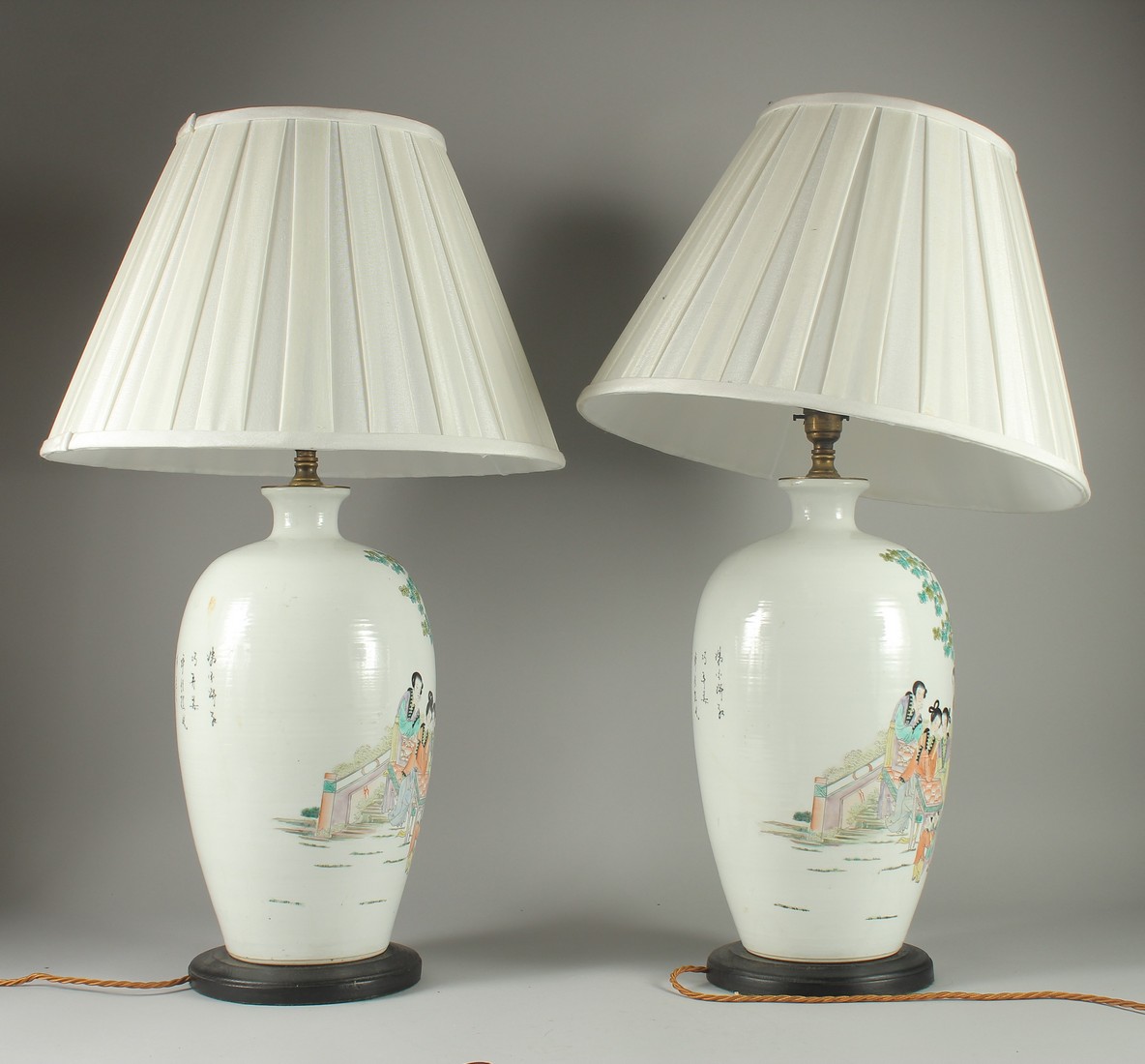 A PAIR OF CHINESE FAMILLE VERTE PORCELAIN VASE LAMPS, painted with female figures beside a tree, - Image 4 of 5