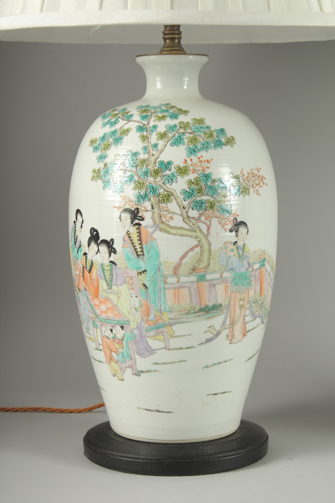 A PAIR OF CHINESE FAMILLE VERTE PORCELAIN VASE LAMPS, painted with female figures beside a tree, - Image 2 of 5