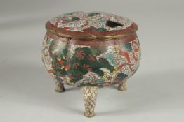 A CHINESE CLOISONNE TRIPOD CENSER AND COVER, decorated with foo dogs and stylised clouds, 10cm
