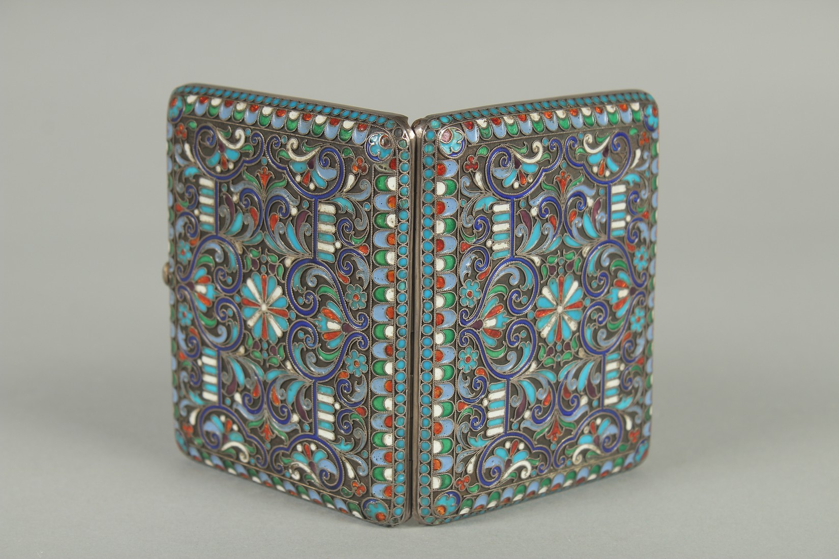 A RUSSIAN SILVER AND ENAMEL CIGARETTE CASE. 9.5cm x 7.5cm. Mark: head 87., B.P. Weight:105gms. - Image 4 of 4