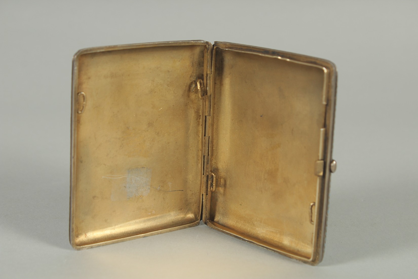 A RUSSIAN SILVER AND ENAMEL CIGARETTE CASE. 9.5cm x 7.5cm. Mark: head 87., B.P. Weight:105gms. - Image 3 of 4