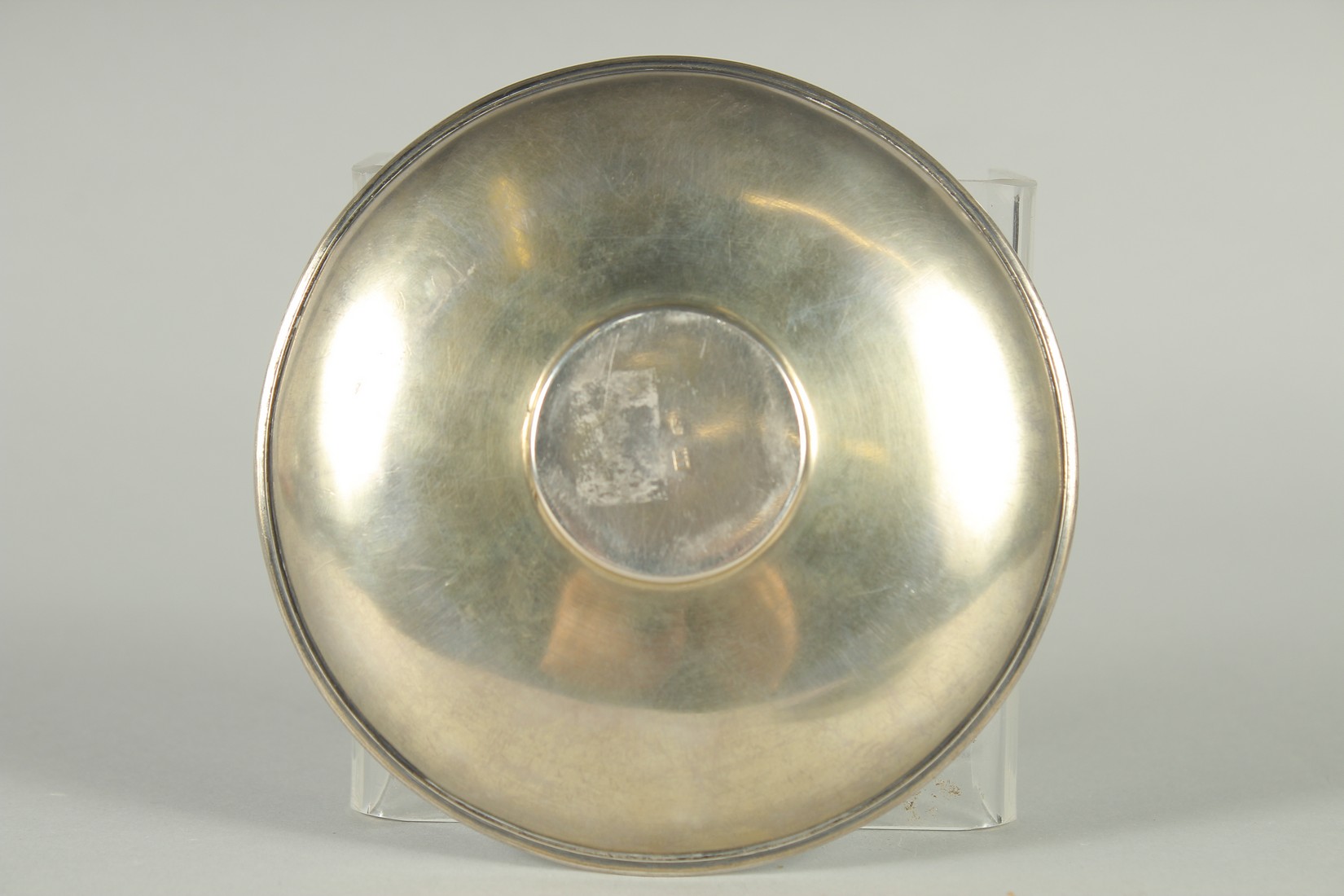 A RUSSIAN SILVER AND ENAMEL CIRCULAR SAUCER. 11.5cm diameter. Mark: Head A.F. Weight: 60gms. - Image 2 of 3