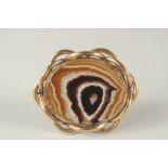 A GOOD VICTORIAN AGATE BROOCH.