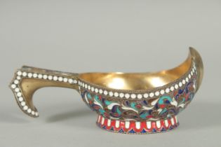A GOOD RUSSIAN SILVER AND ENAMEL KVOSH . 11.5cm long, 7cm wide. Mark; 84 and other marks. Weight:
