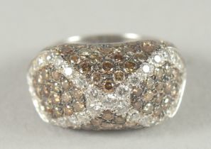 A VERY GOOD 18CT WHITE GOLD " CHATILA" DIAMOND RING.