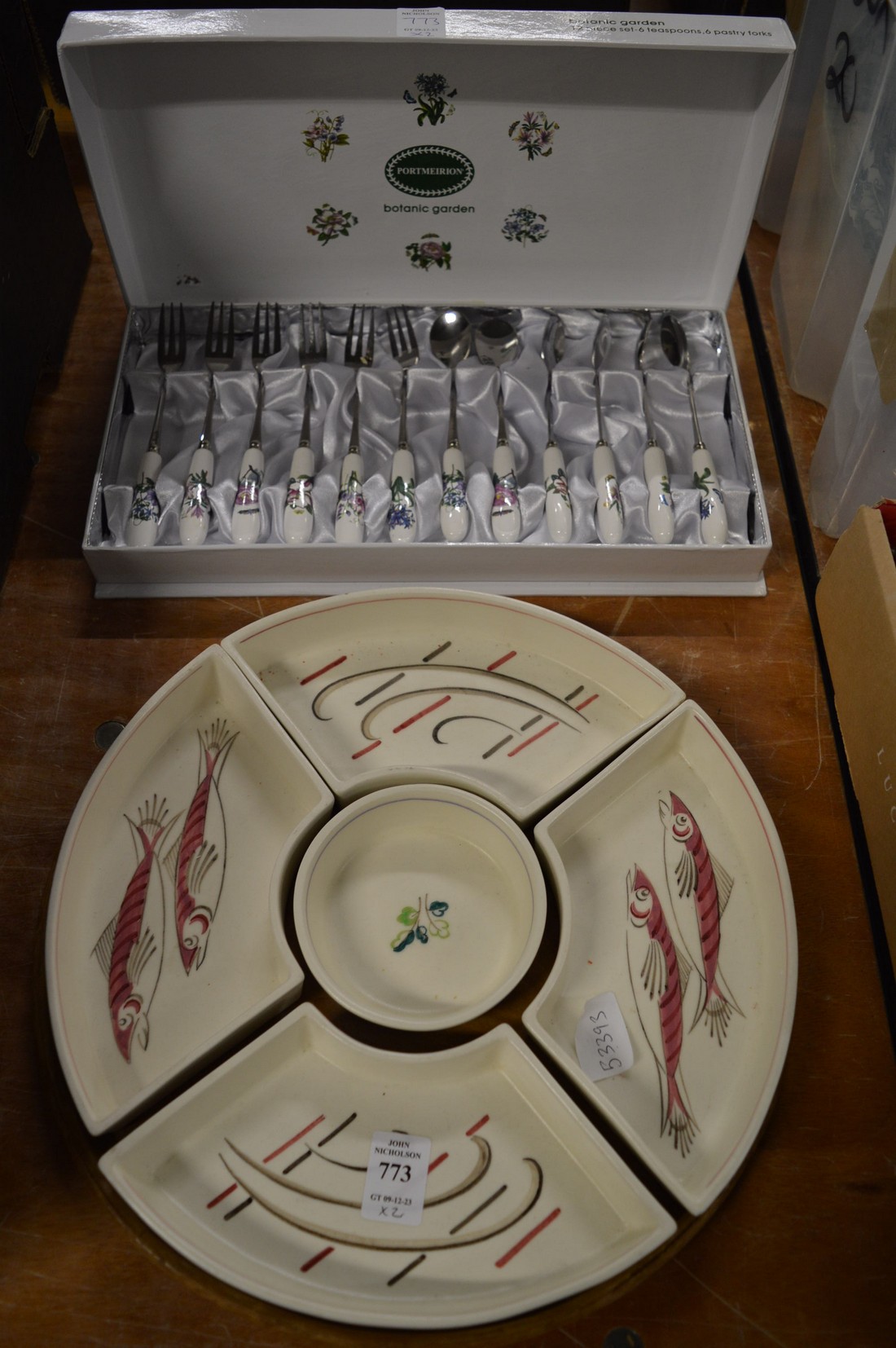 A Poole pottery fish decorated o'dourves set together with a Portmeirion Botanic Garden box set of