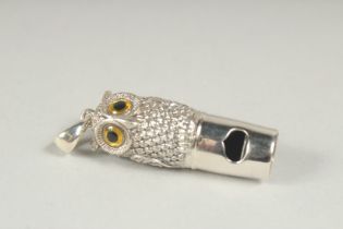 A .925 silver novelty owl whistle, 4cm.