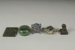 A COLLECTION OF FIVE VARIOUS CHINESE TRINKETS, including a spinach jade carved and pierced
