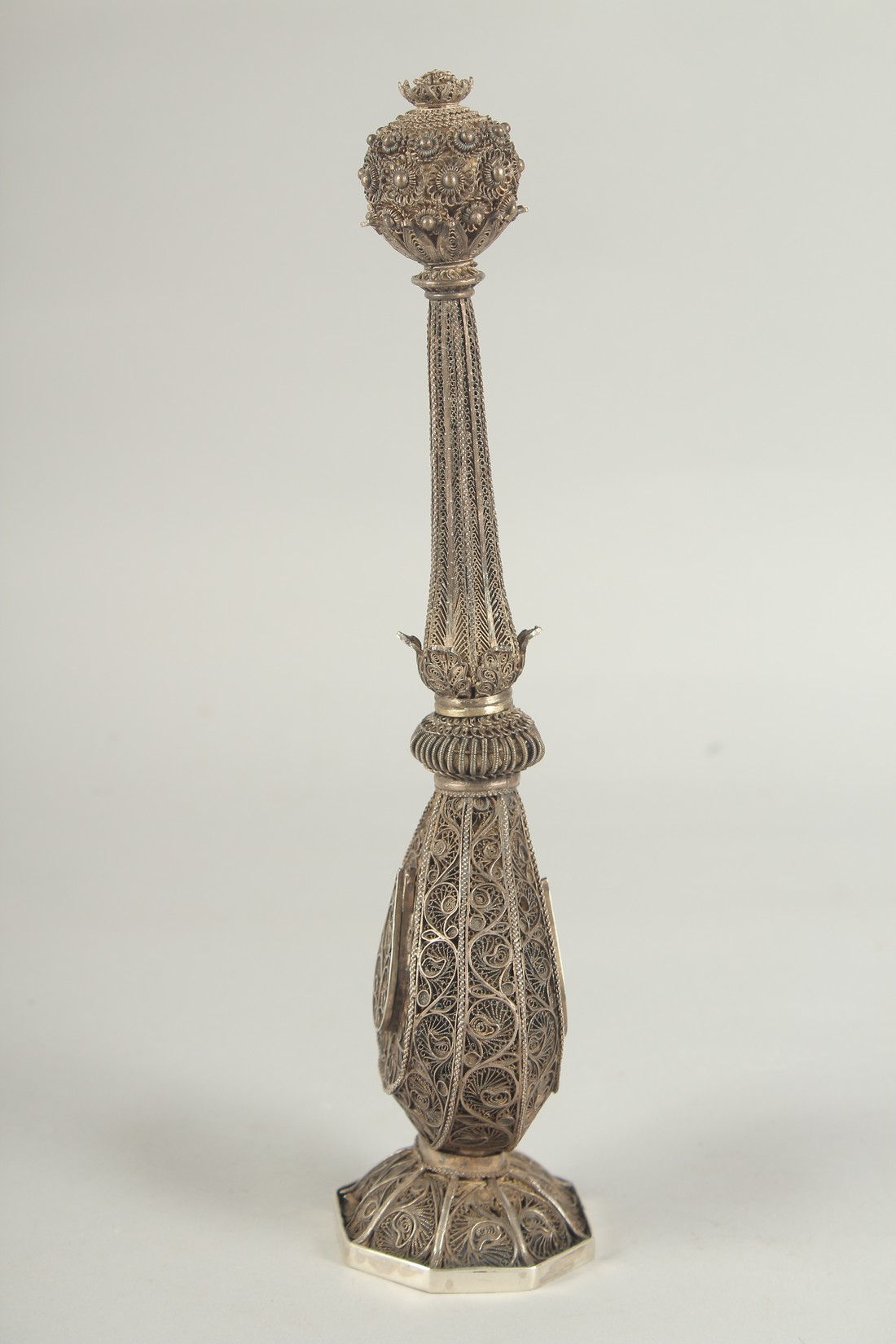 A FINE 19TH CENTURY INDIAN SILVER FILIGREE ROSEWATER SPRINKLER, 27cm high. - Image 2 of 10