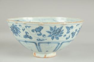 A CHINESE BLUE AND WHITE PORCELAIN BOWL, the interior painted with figure, 16.5cm diameter.