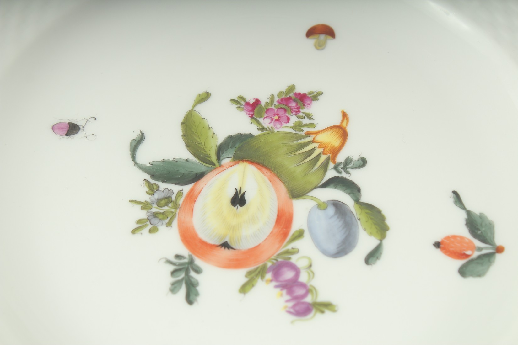 FOUR HERAND FRUIT PLATES. 8.5ins diameter. - Image 5 of 5