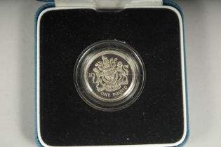1998 UNITED KINGDOM SILVER PROOF ONE POUND COIN in a box.