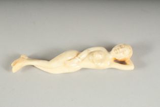 A DOCTOR'S NUDE, BONE FEMALE FIGURE. 5ins long.