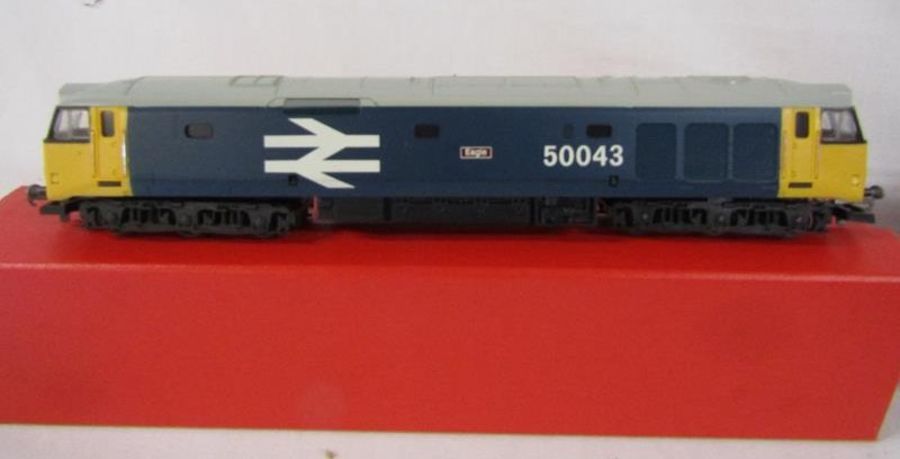 00 gauge Lima Italy 50043 Eagle - Hornby 37 130 train - Triang 46201 Princess Elizabeth and Triang - Image 2 of 5