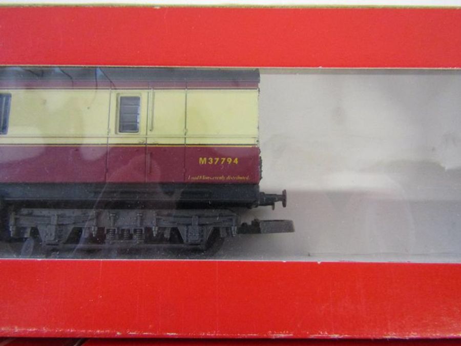 5 x Hornby 00 gauge carriages M37794 - Car No8 - Belinda - Cynthia - R229 Lucille Pullman car - - Image 3 of 8