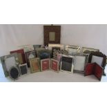 Quantity of small picture frames