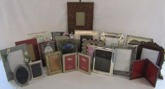 Quantity of small picture frames