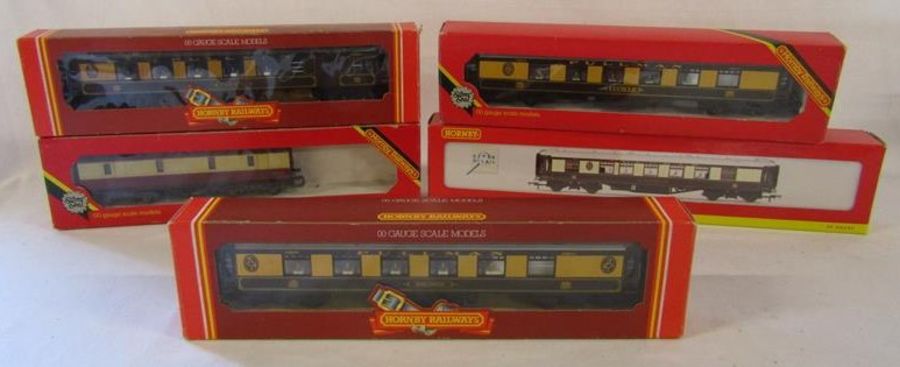 5 x Hornby 00 gauge carriages M37794 - Car No8 - Belinda - Cynthia - R229 Lucille Pullman car -