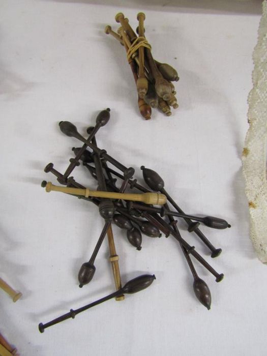 Lace making bobbins and cushion includes some lace threads and patterns - Image 4 of 7
