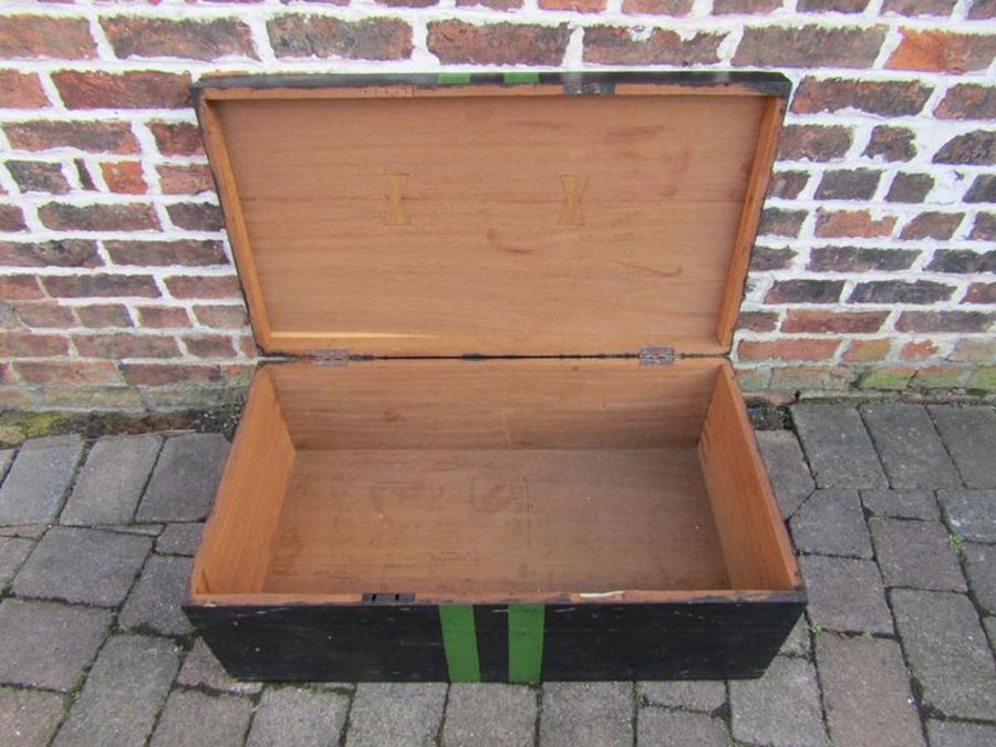 2 large storage trunks and one smaller - black trunk measures approx. 92cm x 51.5cm x 34.5cm - Image 4 of 4