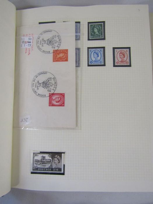 7 albums of stamps from Great Britain and another album of The Channel Islands stamps - Image 20 of 21