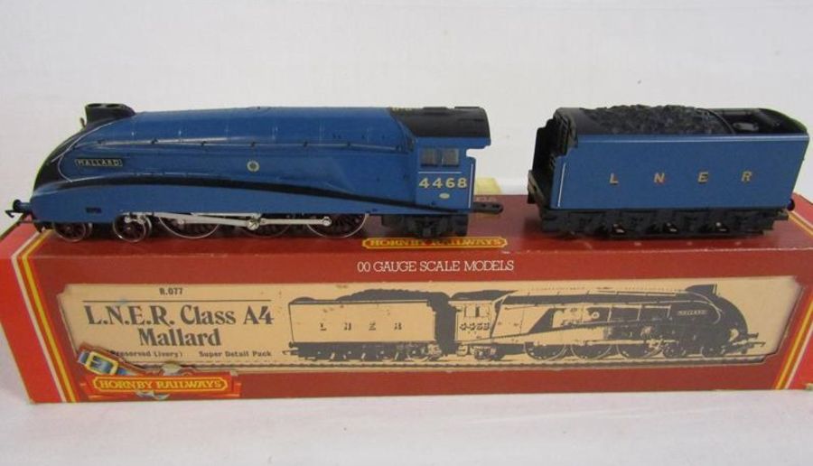 3 x Hornby 00 gauge trains - 2152 L.N.E.R Class A4 4-5-2 R.099 - 45021 B.R Class 5 4-6-0 R.858 LMS - - Image 4 of 5