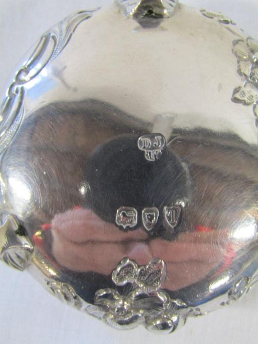 Daniel & John Wellby 1894 London silver small footed dish - F H Adams & Co 1929 small monogramed ' - Image 3 of 6