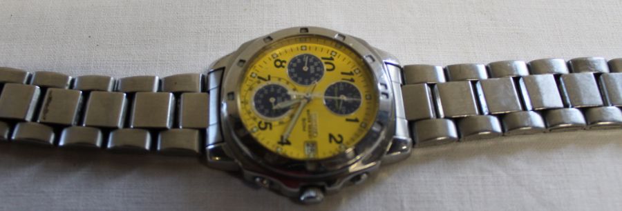 Seiko stainless steel chronograph wristwatch ref. V657-9010, quartz, with yellow dial (strap missing - Image 2 of 4