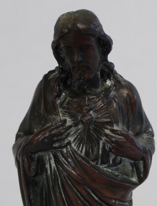 Small bronze figure of Jesus (19cm high) & wooden bead rosary - Image 2 of 2