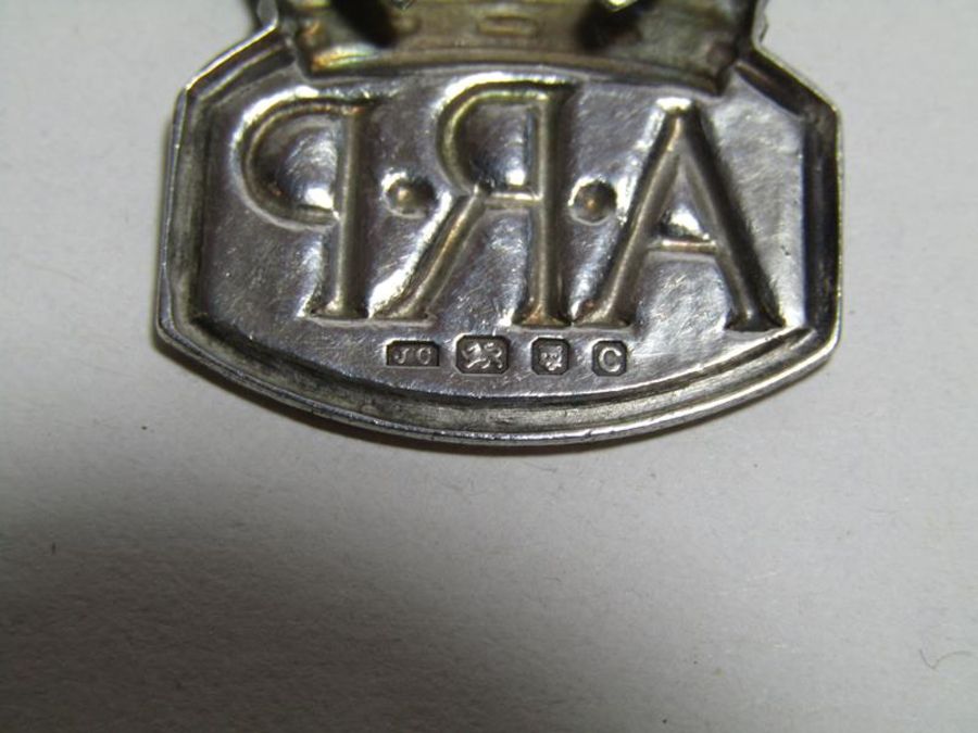 Silver cigar cutter London PH Vogel 1962, silver Royal Mint 1938 ARP badge, other pin badges - Image 7 of 9