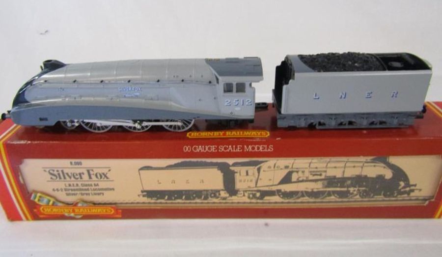 3 x Hornby 00 gauge trains - 2152 L.N.E.R Class A4 4-5-2 R.099 - 45021 B.R Class 5 4-6-0 R.858 LMS - - Image 2 of 5