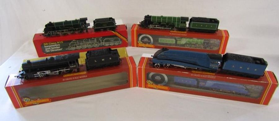 4 x Hornby 00 gauge Southern 795 R.154 S.R. Loco Sir Dinadan - 4472 L.N.E.R Class A1 Flying Scotsman