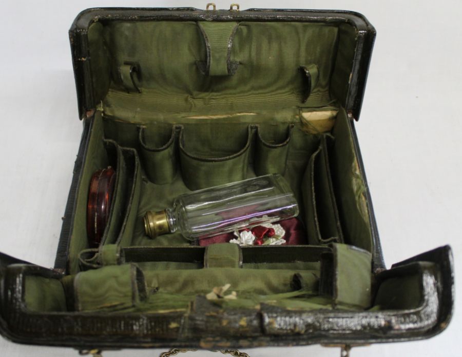 Victorian ladies leather travel case (distressed) marked Harrods, small vintage suitcase, wooden - Image 3 of 4