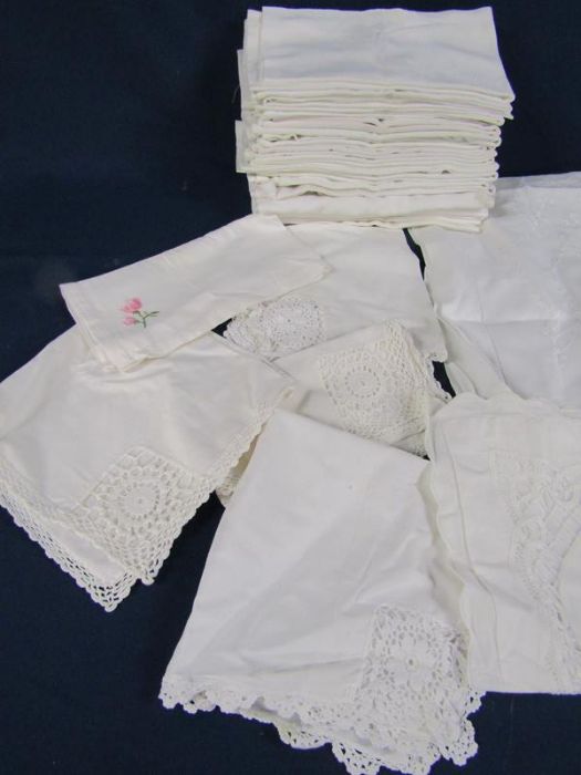 Selection of small linen items - Image 4 of 5