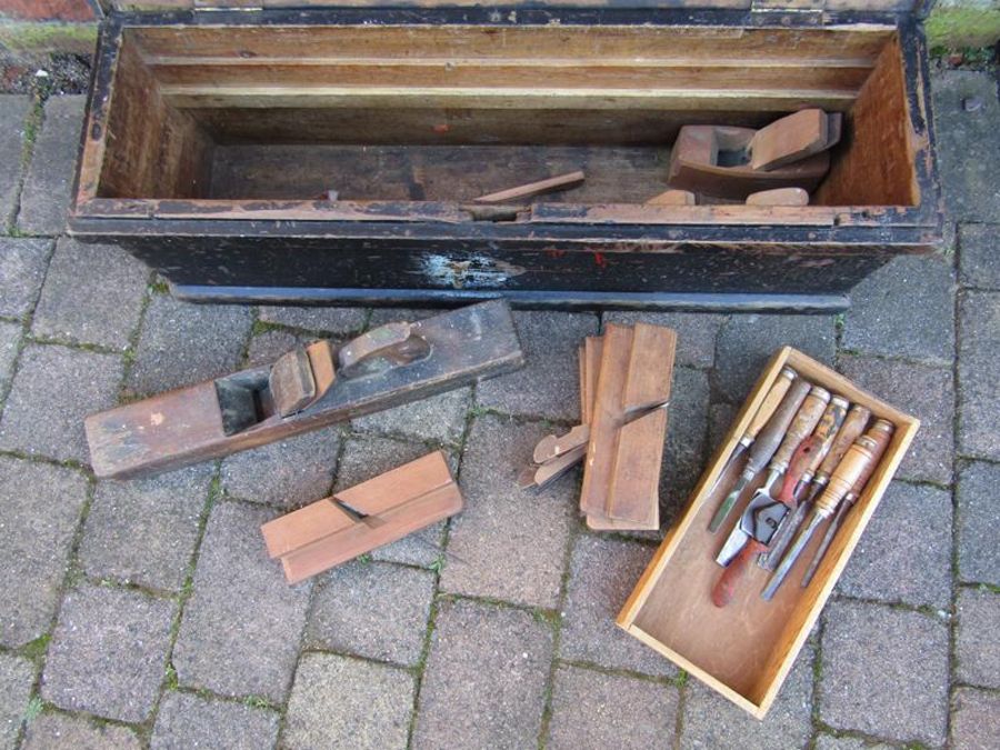 Black pine wooden tool chest containing chisels and planes - approx. 93cm x 28cm x 28cm - Image 3 of 3