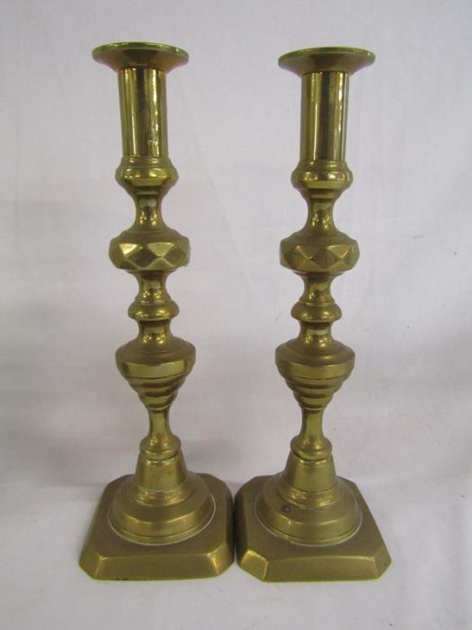 3 pairs of brass candlesticks - Image 4 of 4