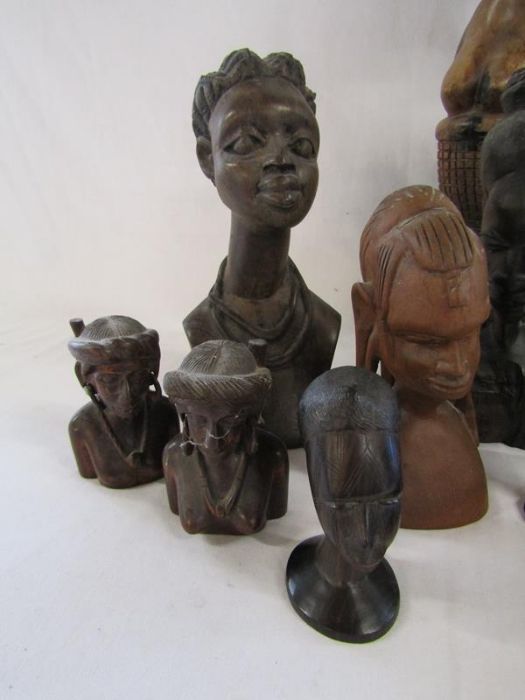 Collection of African carved wooden figures and heads - Image 2 of 4